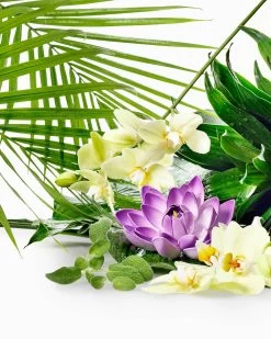 Caribbean Rain 2-Wick Candle 9 Caribbean Rain 2-Wick Candle -Urban Chic Shop Crazy Strong 06 02.03.04 2020 PDP Lush CaribbeanRain 03