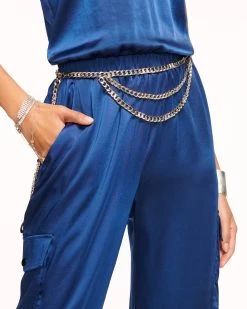 Melissa V-Neck Jumpsuit -Urban Chic Shop core 2023 a0822502 melissajumpsuit springnavy 03