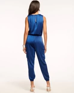Melissa V-Neck Jumpsuit -Urban Chic Shop core 2023 a0822502 melissajumpsuit springnavy 04