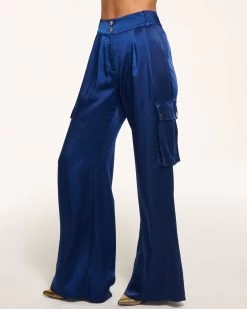 Ari Wide Leg Cargo Pant -Urban Chic Shop rtw 2023 february 1 a02235016 exclusivearipant springnavy 01