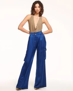 Ari Wide Leg Cargo Pant -Urban Chic Shop rtw 2023 february 1 a02235016 exclusivearipant springnavy 02